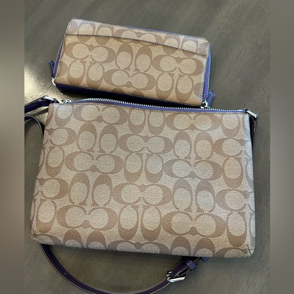 Coach cross body and matching wallet - Picture 2 of 6